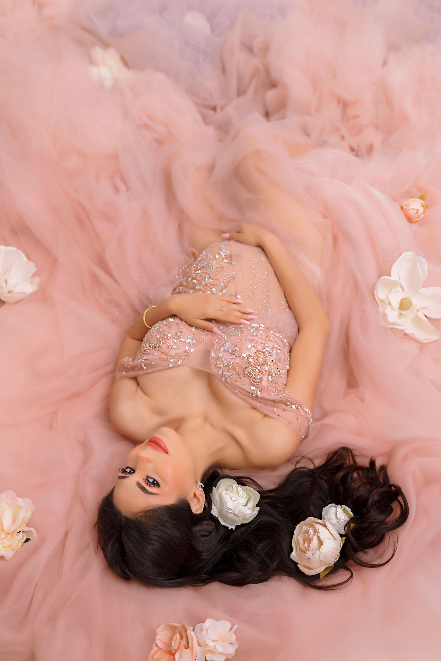 beautiful maternity photographer, pregnancy photoshoot, capturing the beauty of motherhood, best maternity Los Angeles