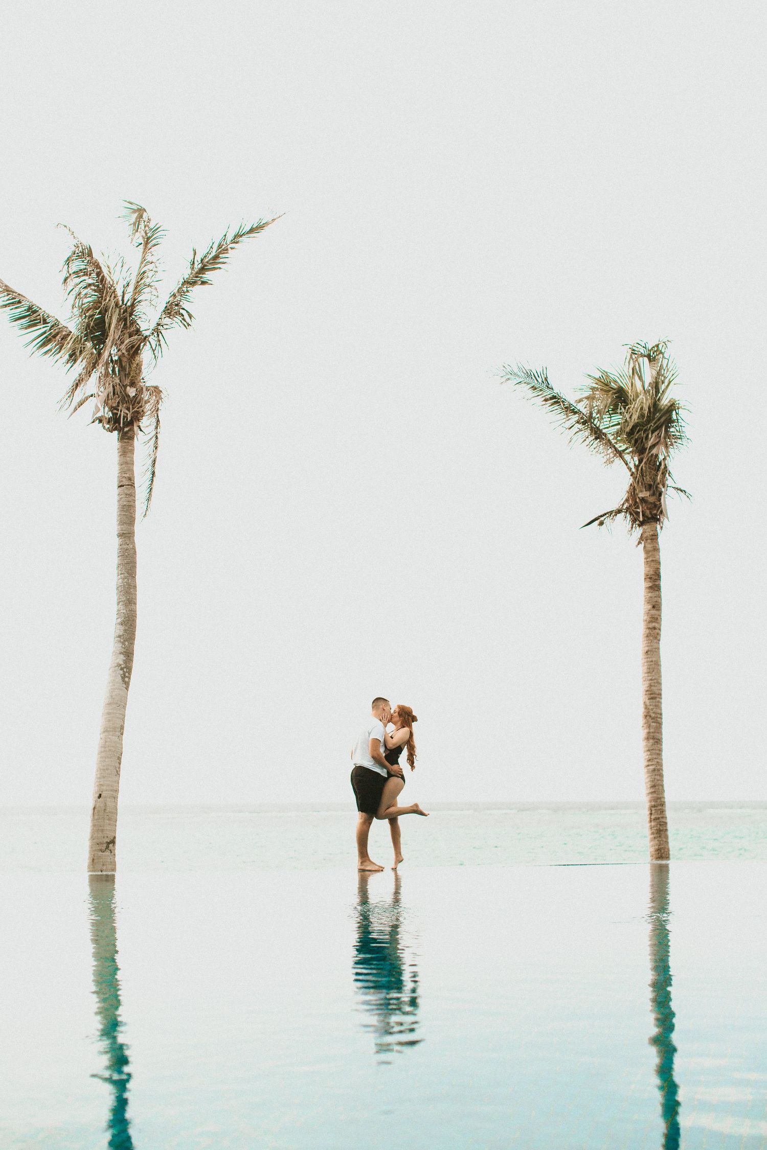 Hotel moon beach infinity pool Okinawa japan couple elopement photographer
