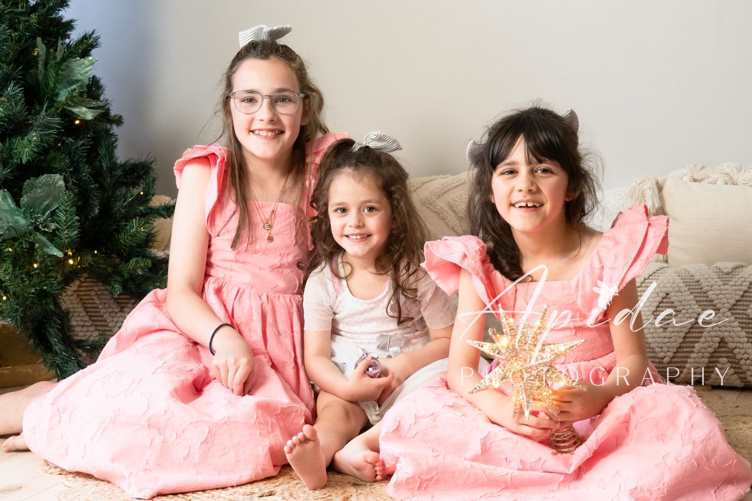 Family portrait photography Christmas minis session Melbourne western suburbs candid posed professional