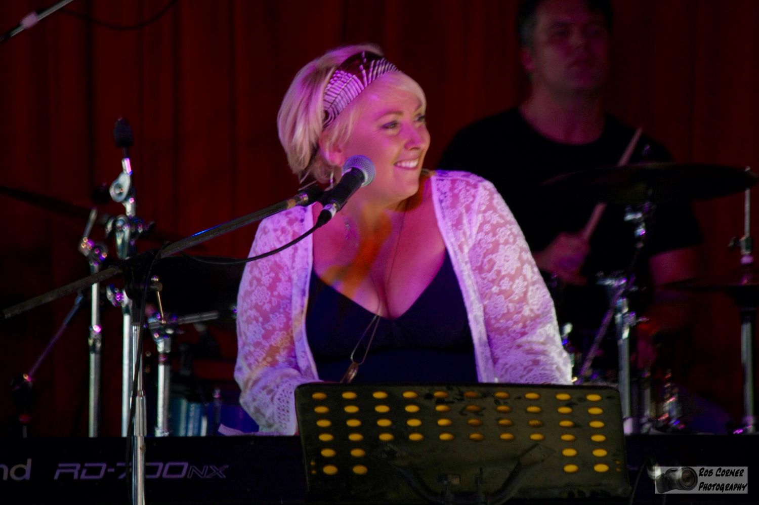 Leanne Paris - singer