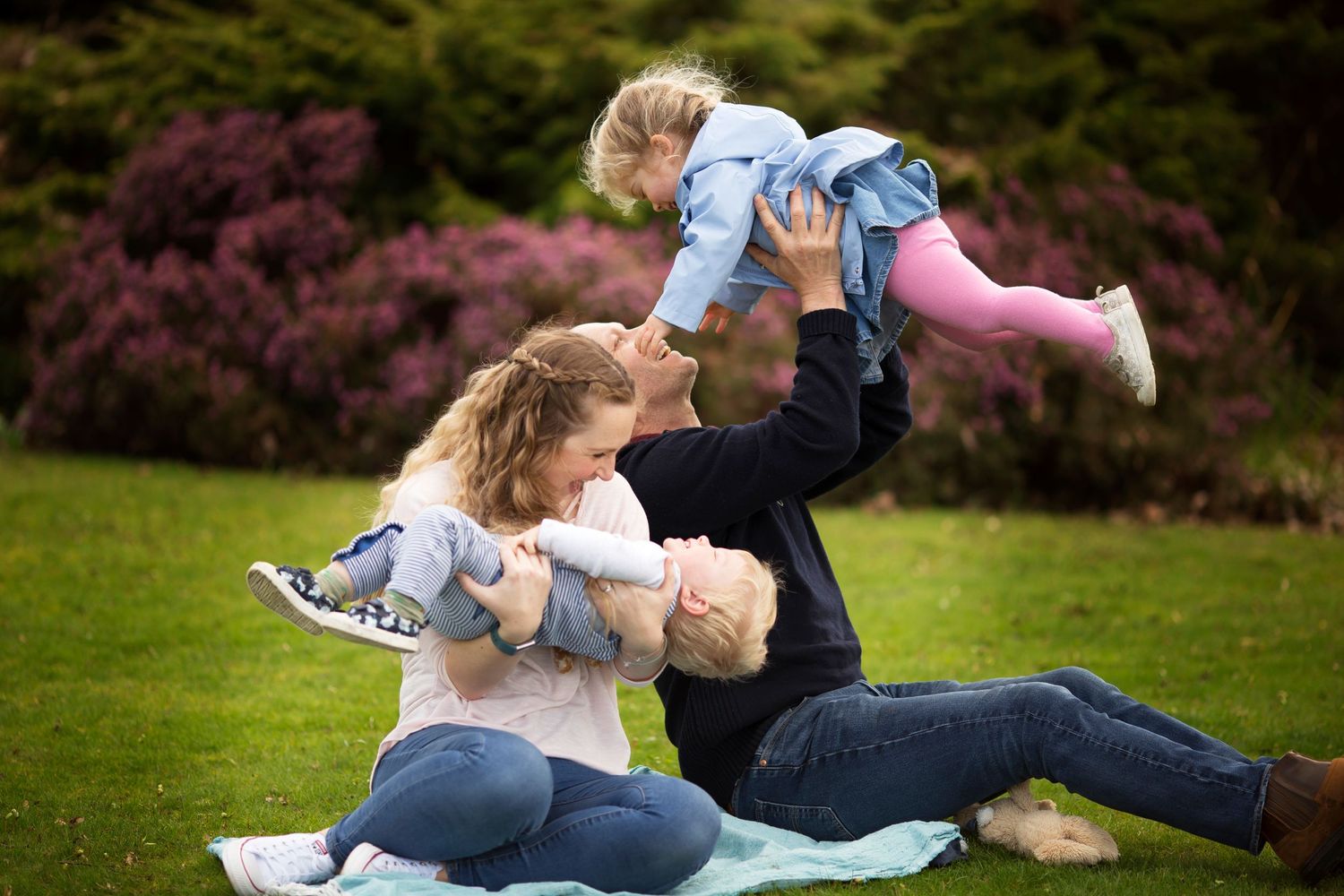Outdoor family photoshoot little wonderland photography widnes cheshire