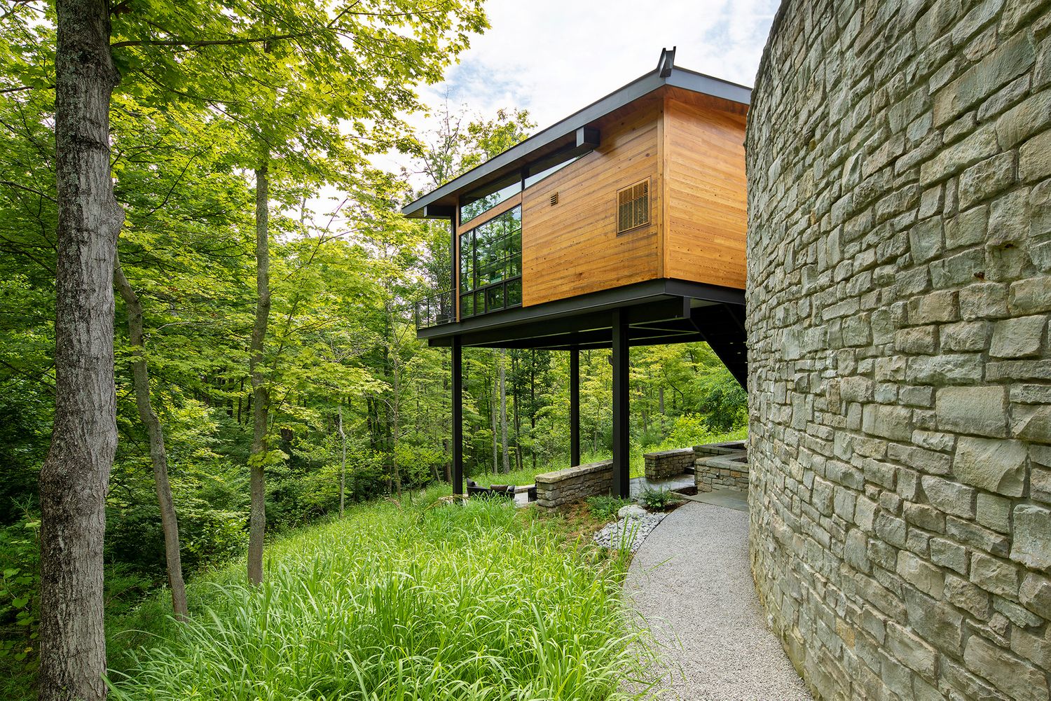 Landscape architecture photography by Studio 66 of a John Senhauser Architects house