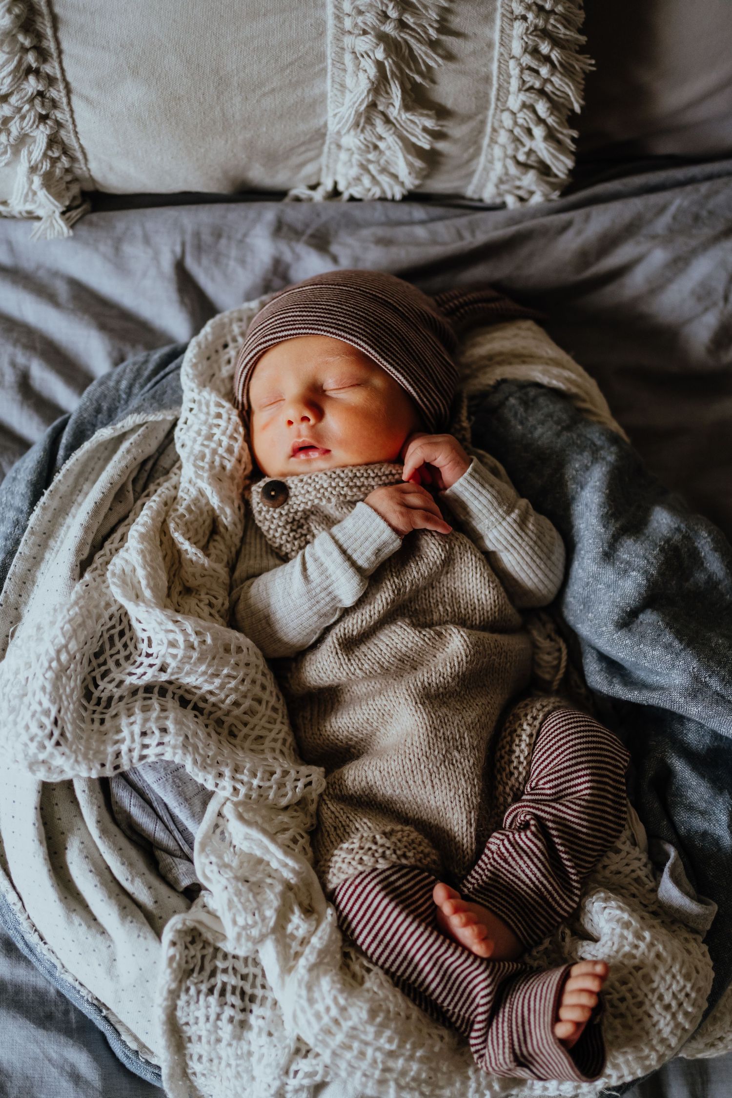 PORT HEDLAND MATERNITY NEWBORN FAMILY MOTHERHOOD PHOTOGRAPHER