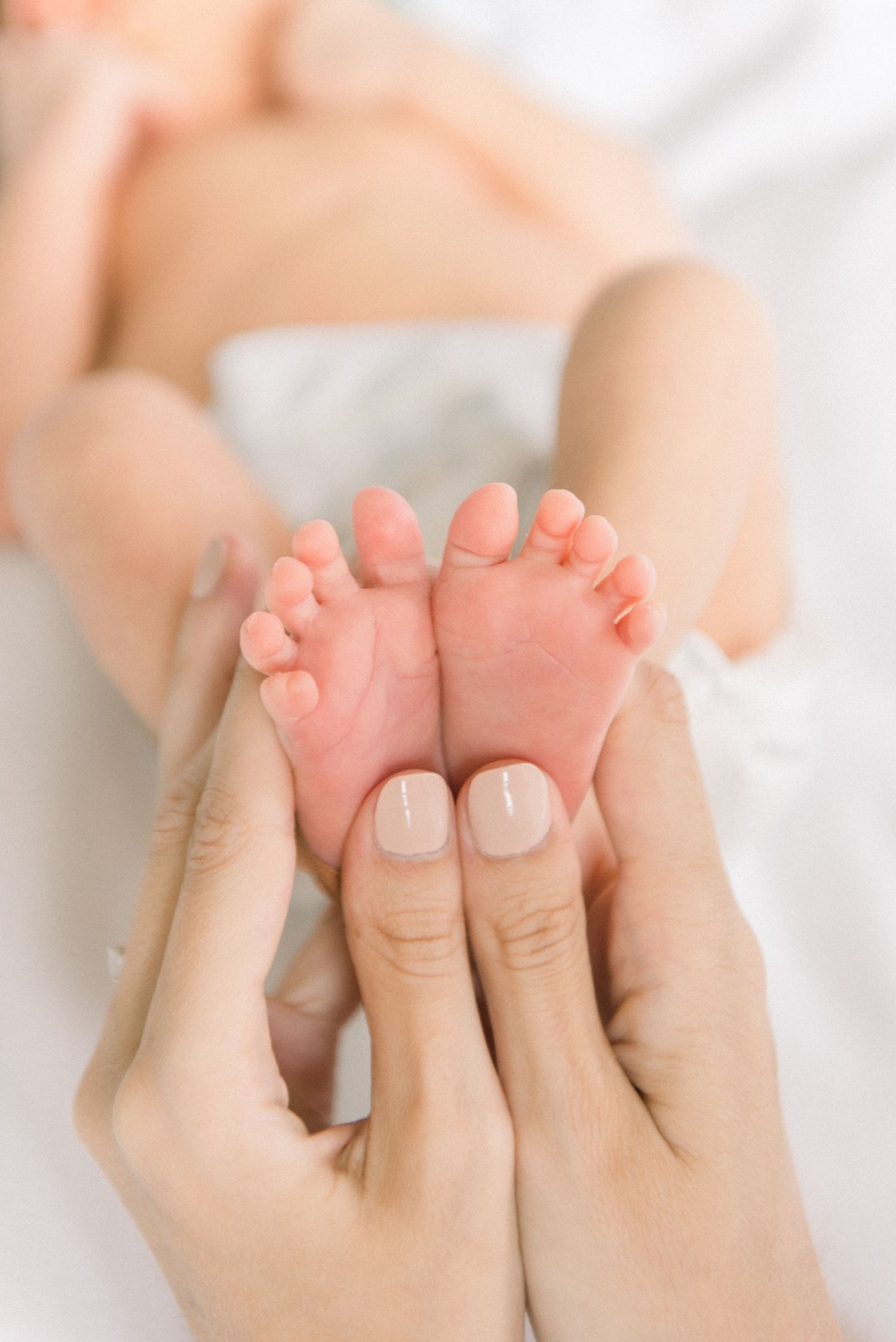 baby feet at newborn session in washington dc
