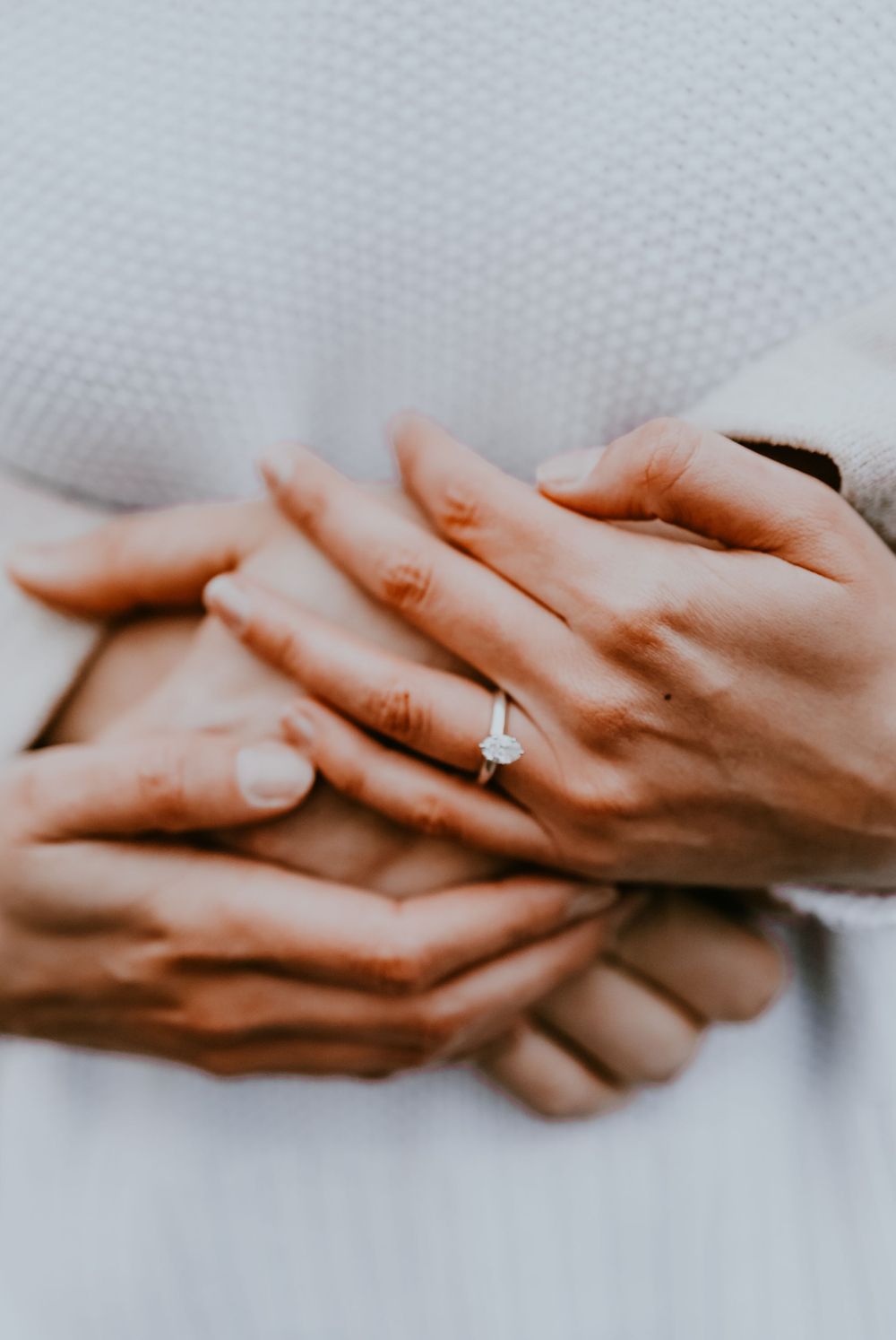 How to take pictures for engagement in winter | Cincinnati Ohio