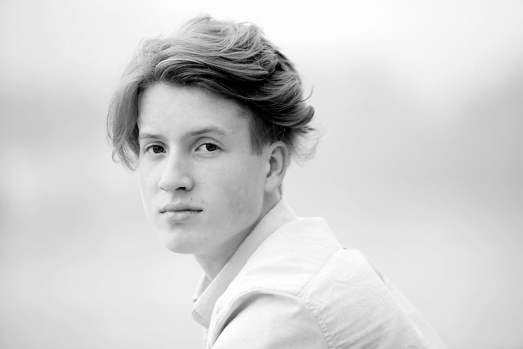 Senior Photographer : Jackie Butler Photography : She Can Stop Time : Portland Metro Area