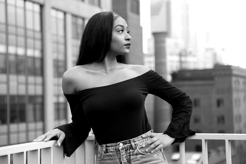 Senior Photographer : Jackie Butler Photography : She Can Stop Time : Portland Metro Area