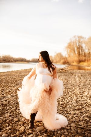 Maternity portrait photography; Copyright: Myranda Smith Photography