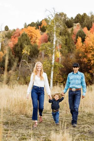 Family portrait photography; Copyright: Myranda Smith Photography