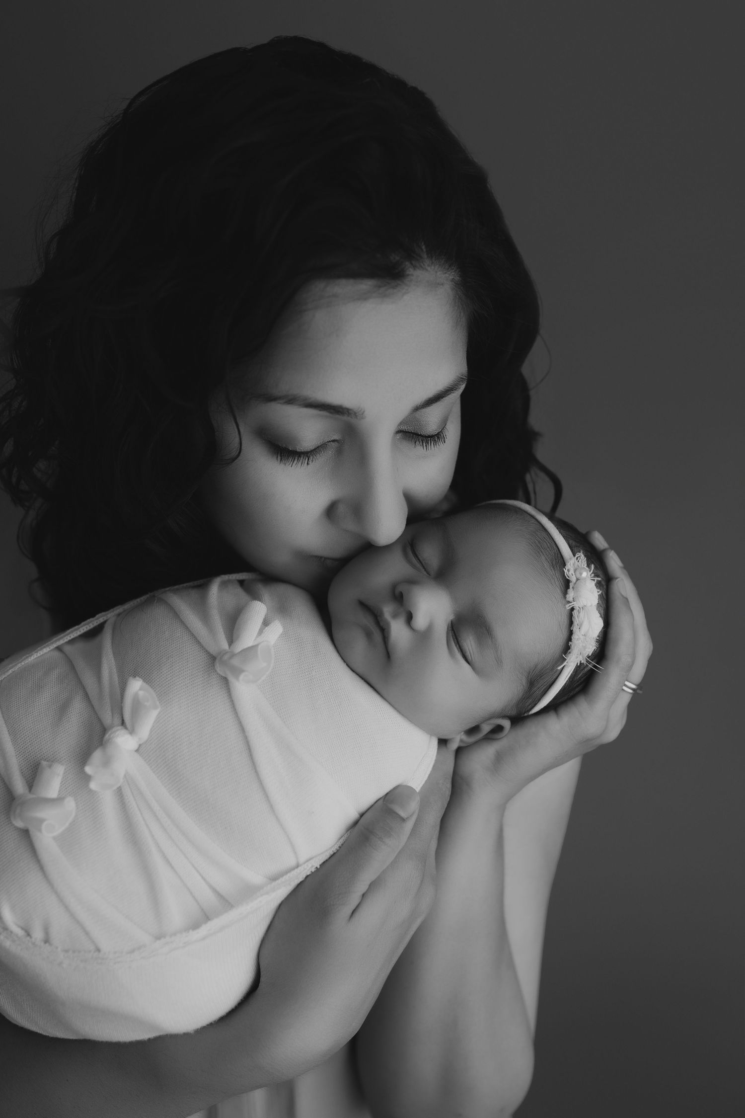 newborn baby family photographer in victoria bc.