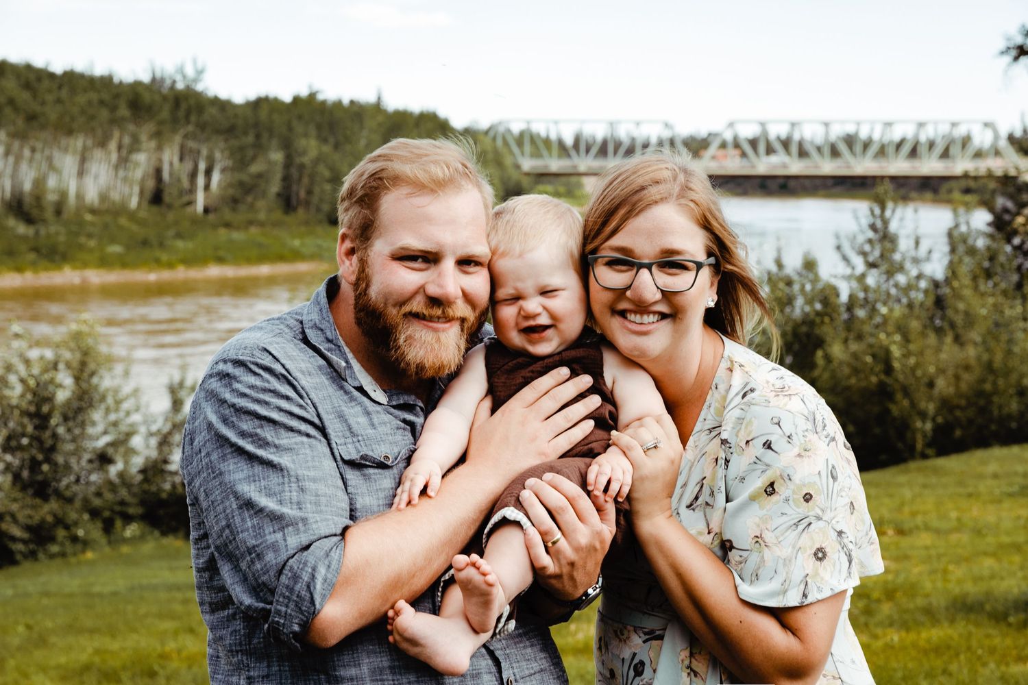 outdoor family photo in victoria bc