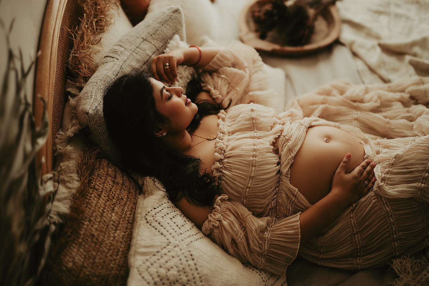 Based in Singapore. Timeless, heartfelt photography for maternity, newborn, babies, parenthood, families, and life’s beautiful moments.