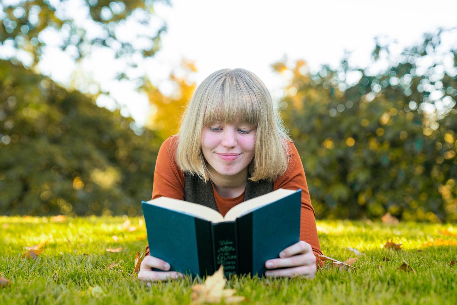 Alex Davis Photography: Girls Fall High School Senior Portrait Stylized Session At Pittock Mansion In Portland, Oregon