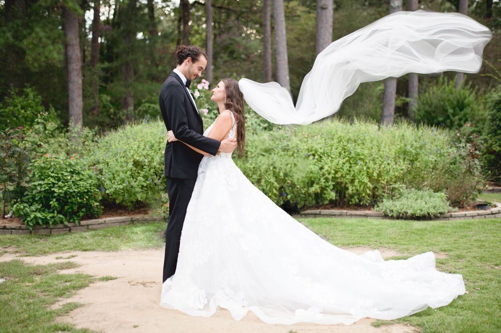 wedding photographer, Huntsville, Alabama, wedding venue, wedding dress, Birmingham botanical gardens, Birmingham