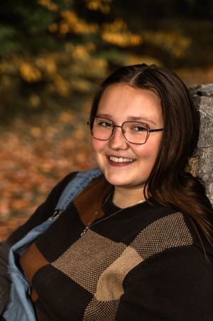 richfield county park/fall outdoor senior session/Kearsley, mi