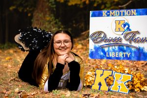 richfield county park/fall outdoor senior session/Kearsley, mi