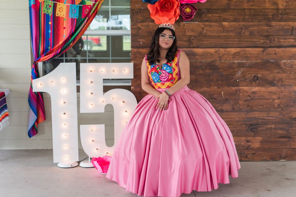 teen girl poses for her quinceanera party at Hardee Lakes County Park in Bowling Green, Florida