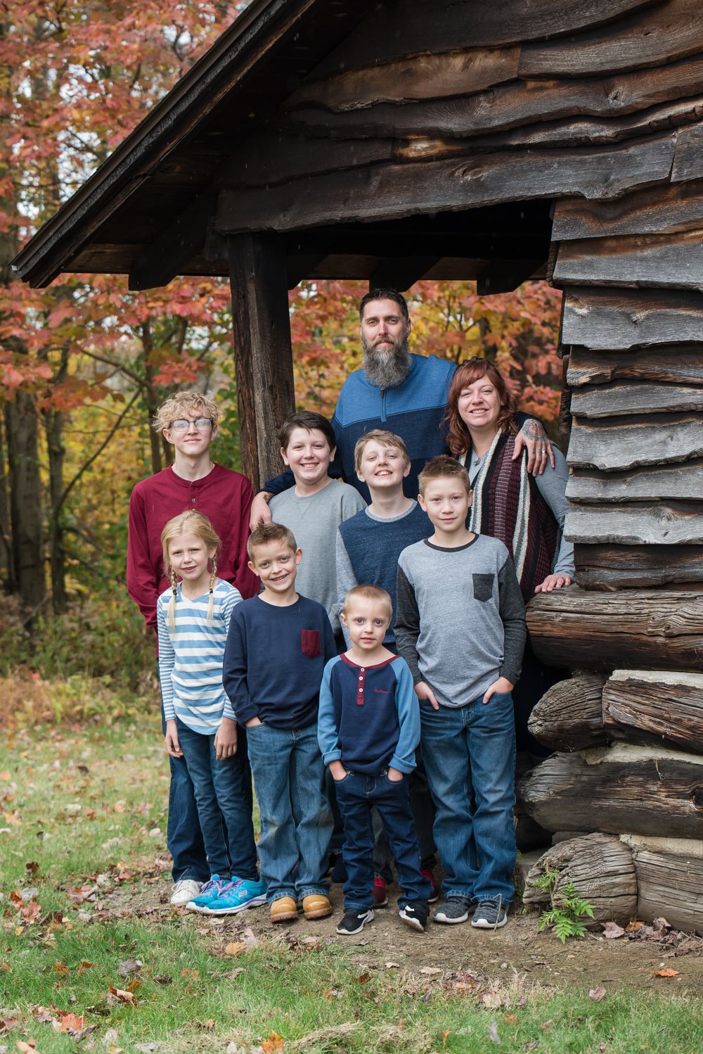 fall family pictures with cabin