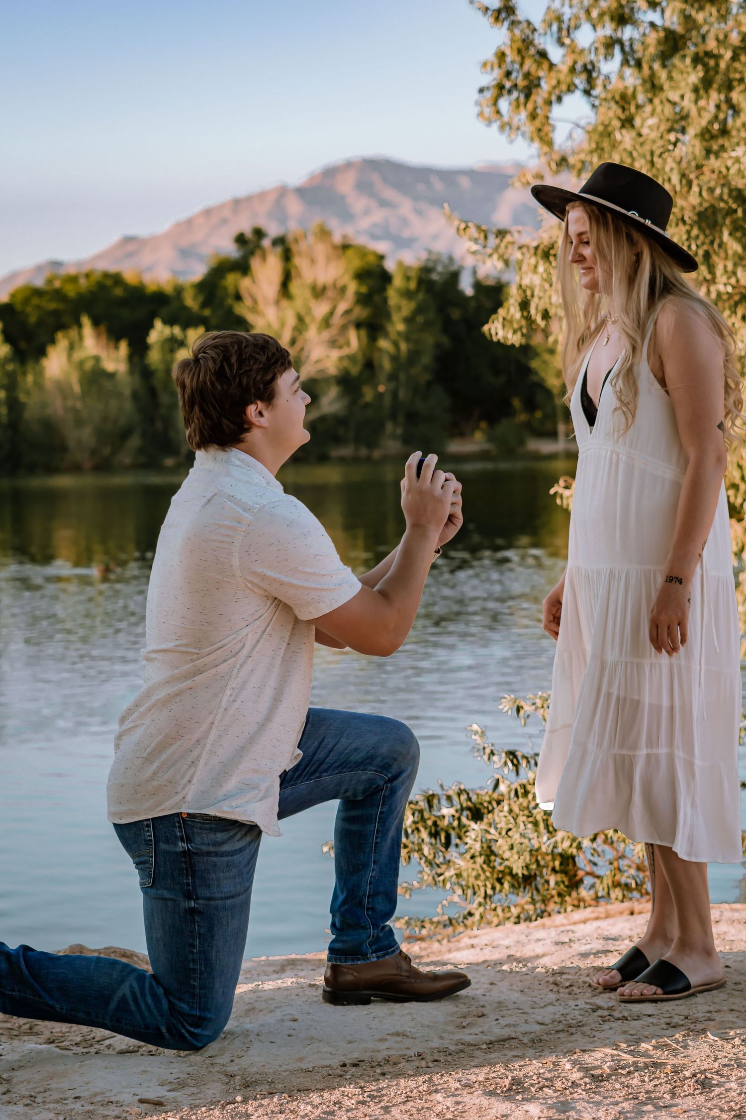 las vegas surprise proposal photoshoot