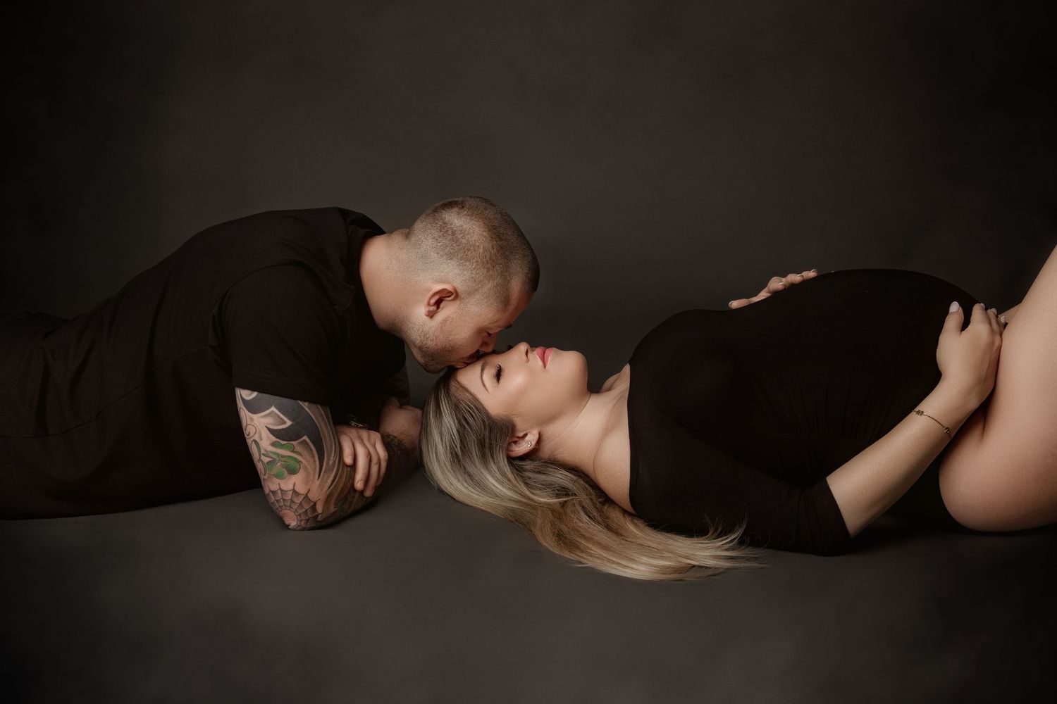 maternity photography Miami, maternity photographer near me, studio maternity session