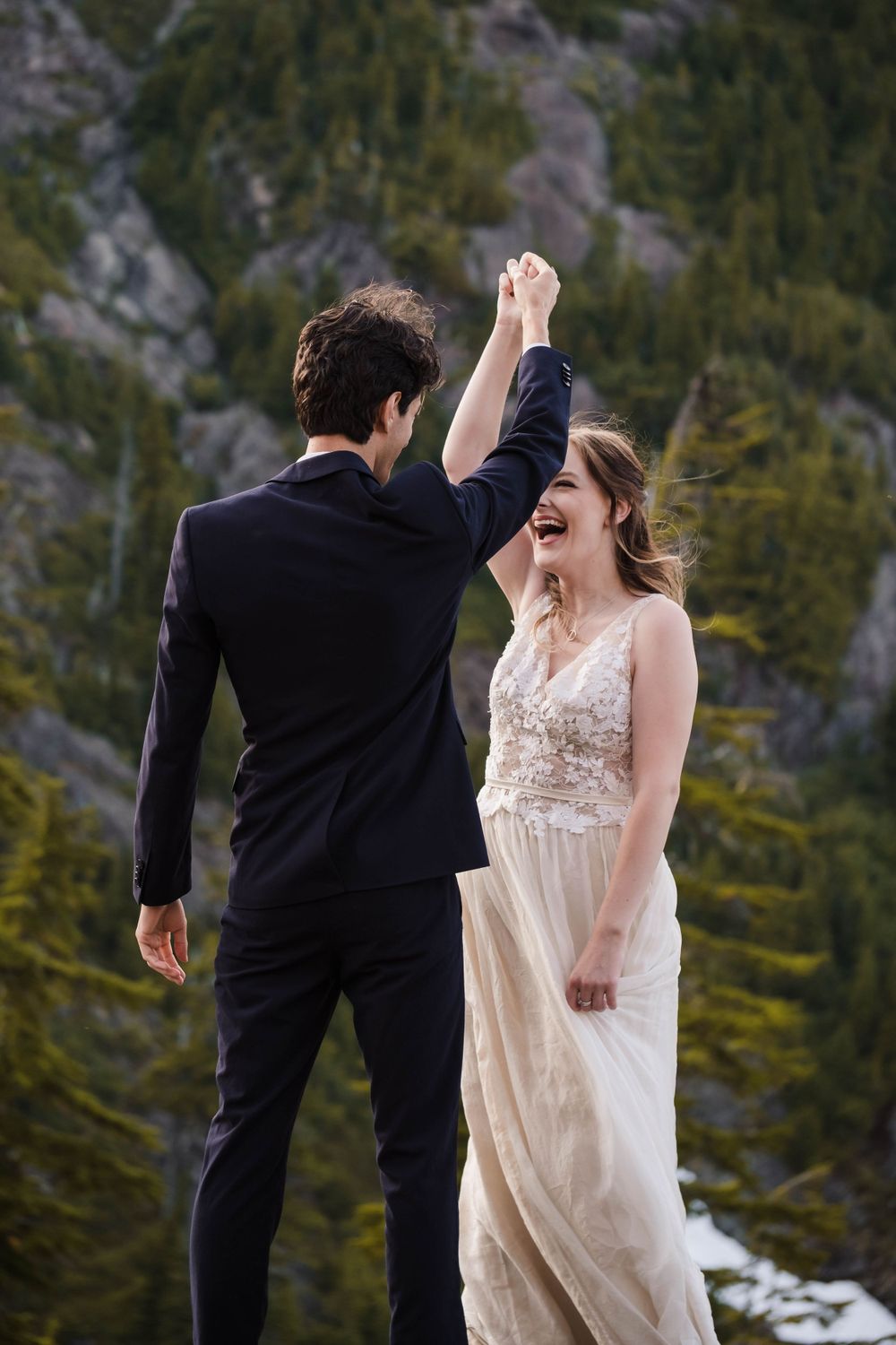 Washington elopement photographer washington wedding photographer north cascades photographer