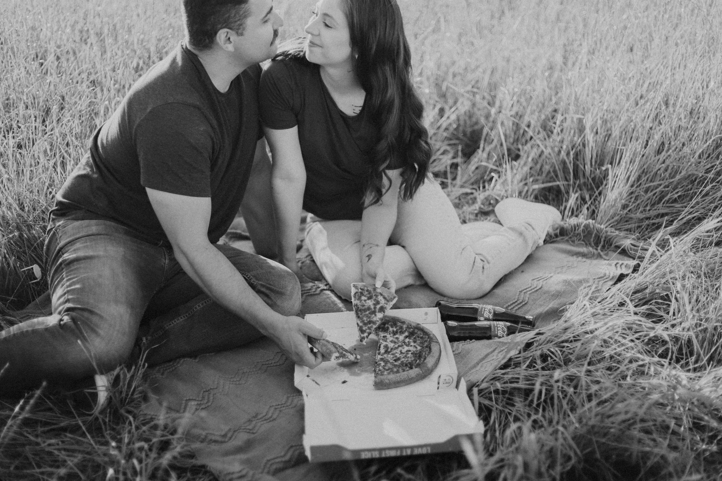 Pizza picnic couple photoshoot in fieldCalifornia Couple, Elopement, Family, Maternity, Newborn, and Lifestyle Photograp