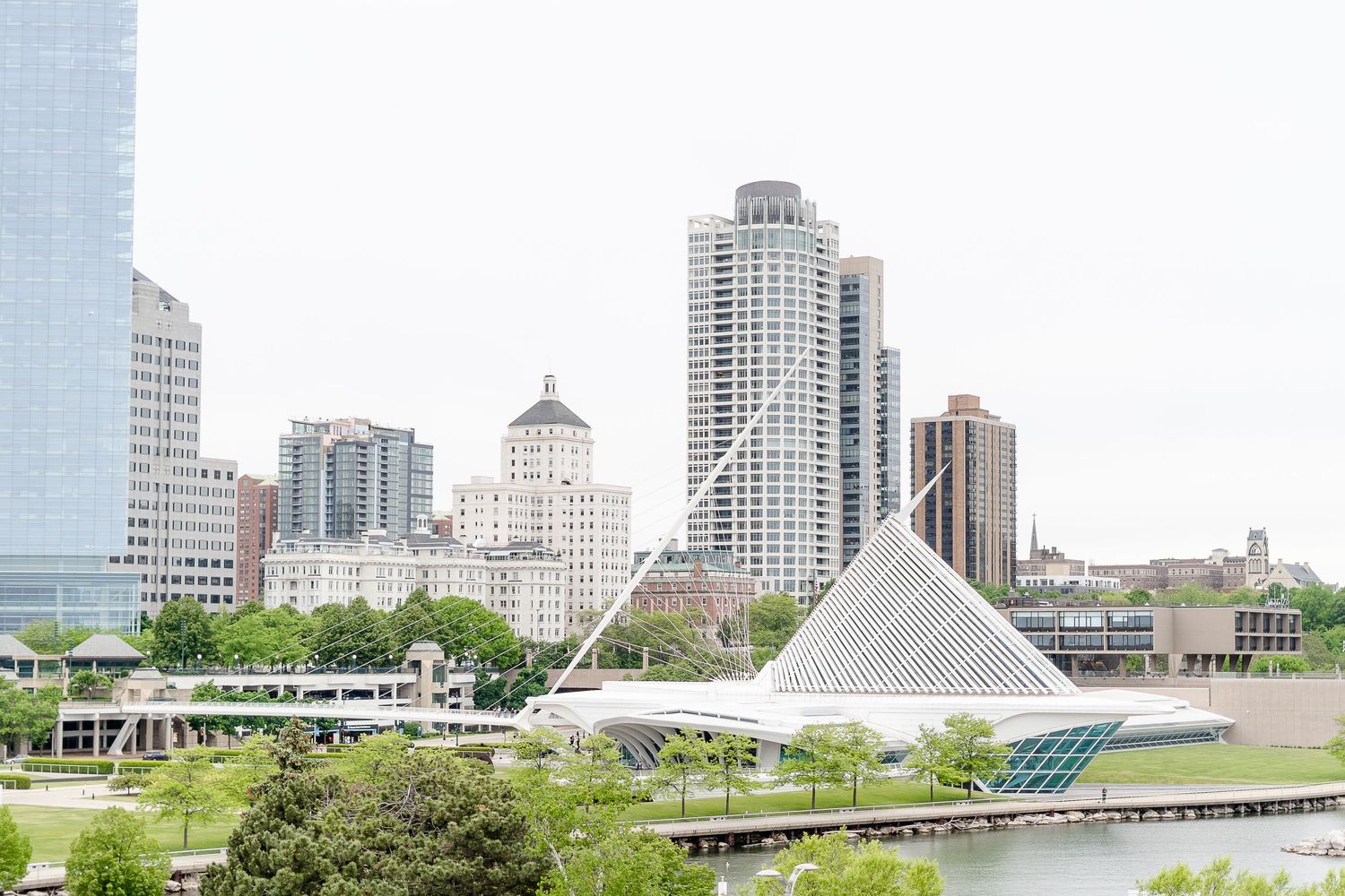 Discovery World Wedding, Milwaukee Lakefront Wedding, Milwaukee Wedding Photographer, Wisconsin Wedding Photos
