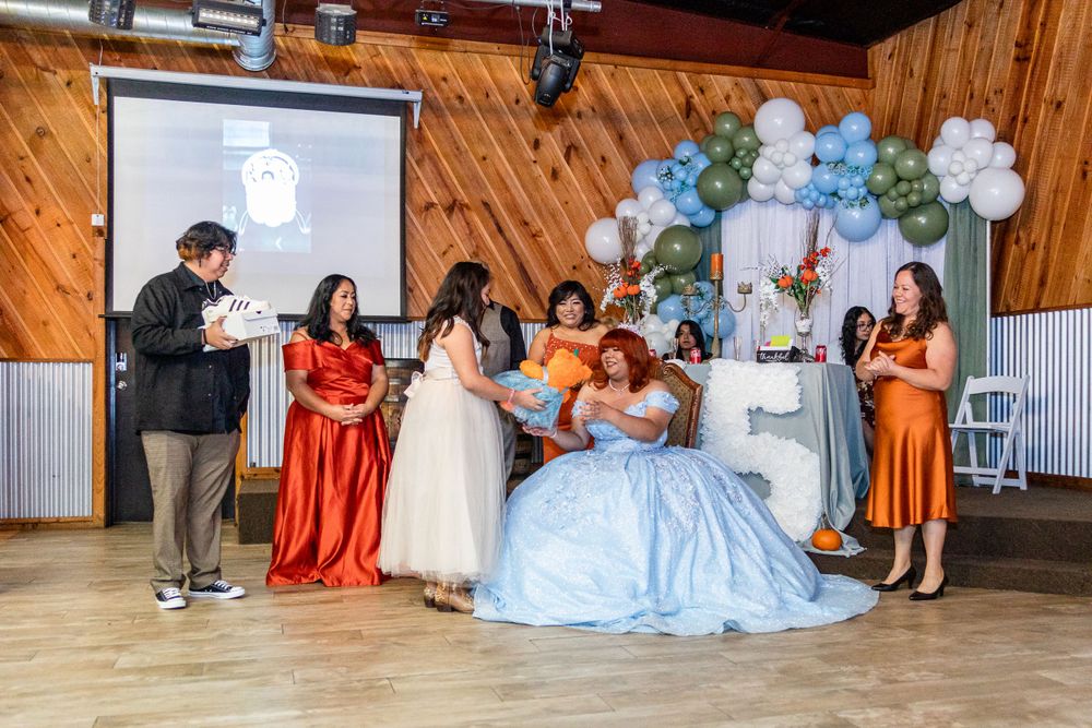 houston quinceañera photography family celebration

sweet 16 party photography in houston candid moments

quinceañera celebration in houston