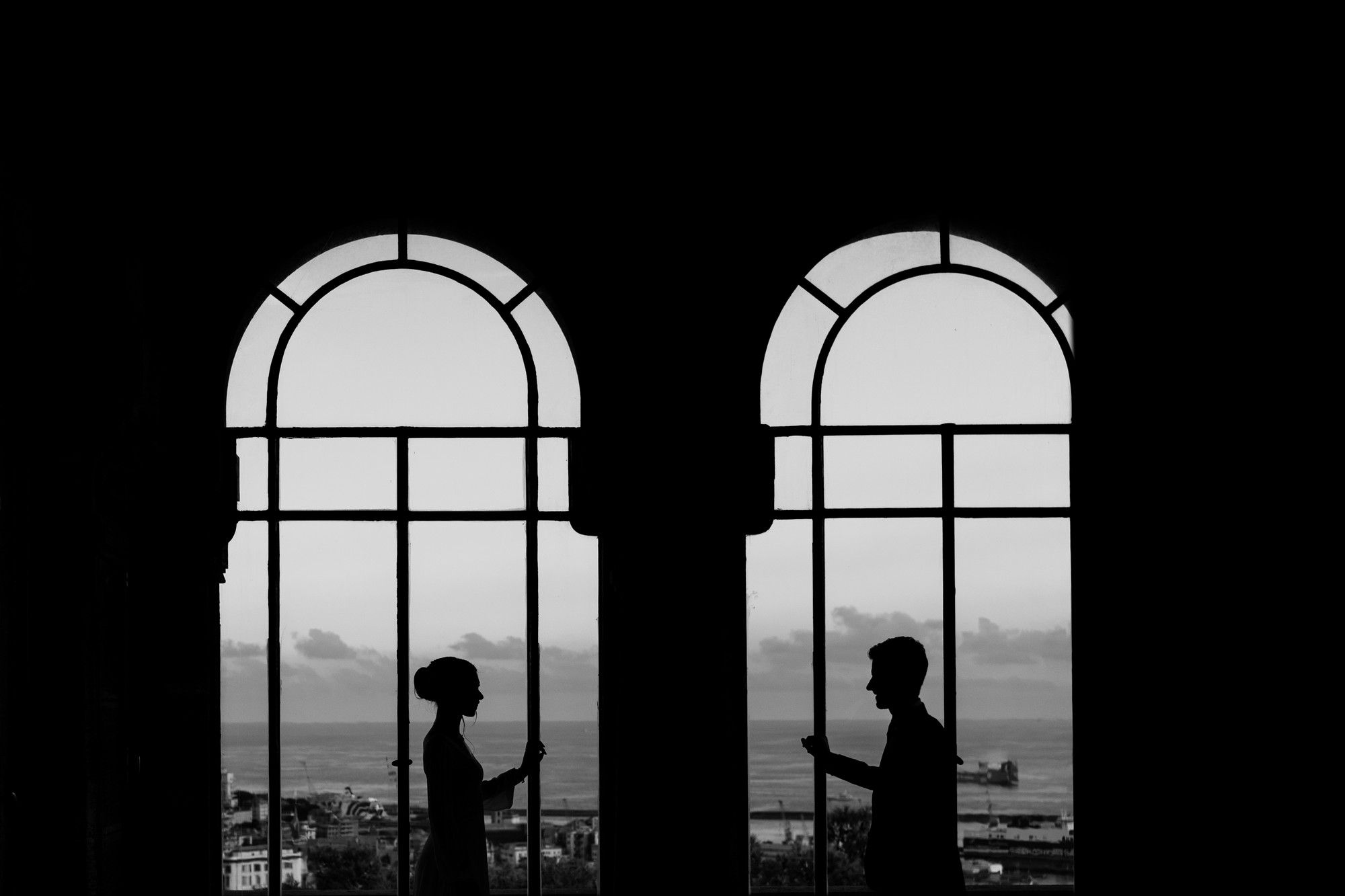 sposi sul terrazzo di castello bruzzo a genova