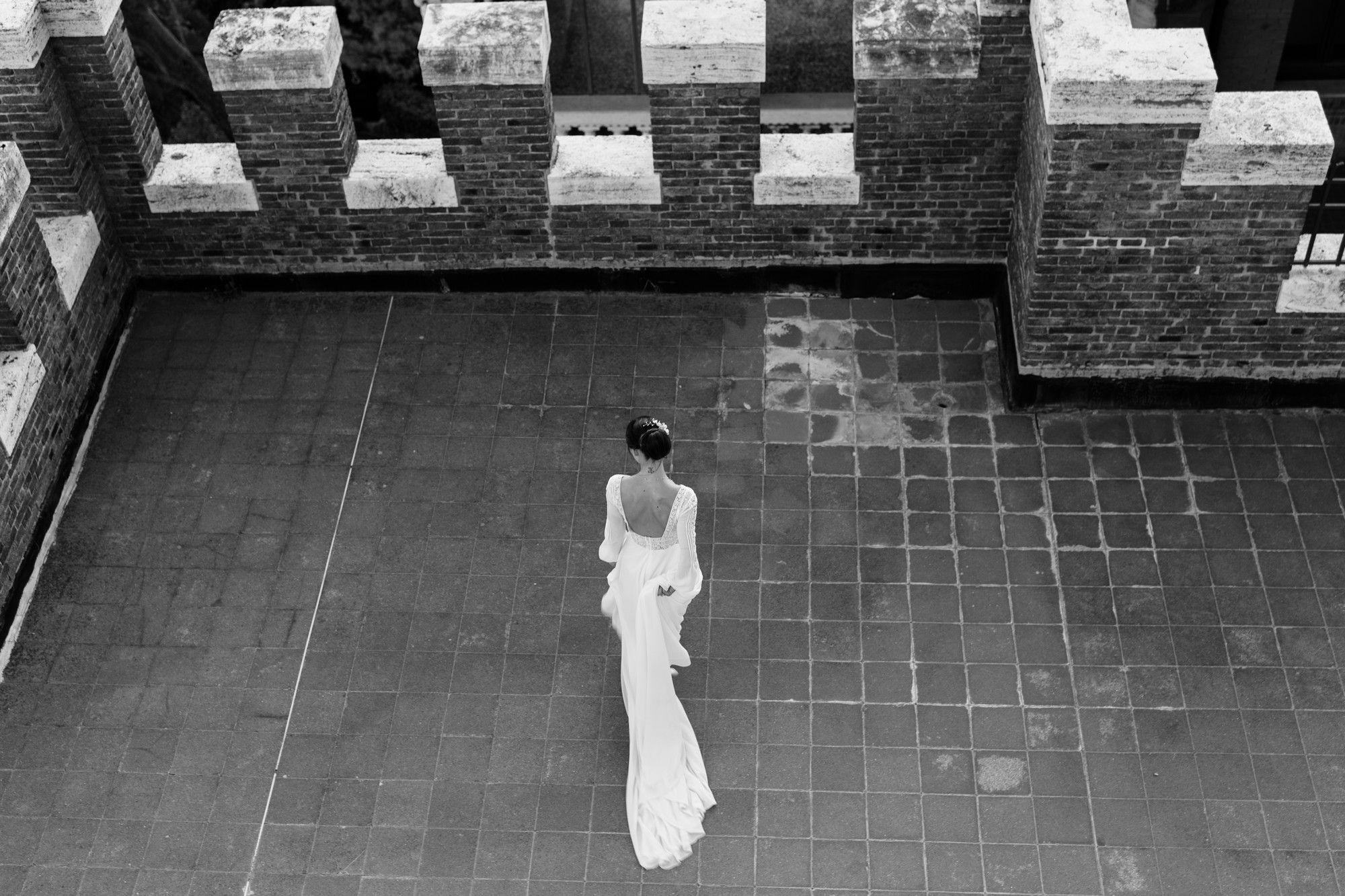 sposi sul terrazzo di castello bruzzo a genova
