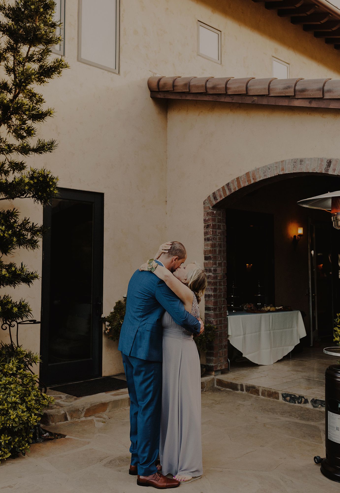 E Noelle Photography backyard wedding in Hidden Hills Los Angeles, mother son dance
