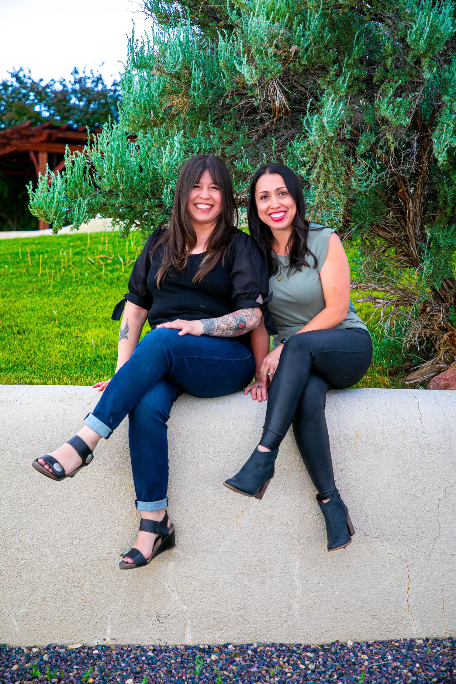 AliciaBFF2023-9-Outdoor Family Portraits-Full Session-DC Barrone Photography-Taos, NM