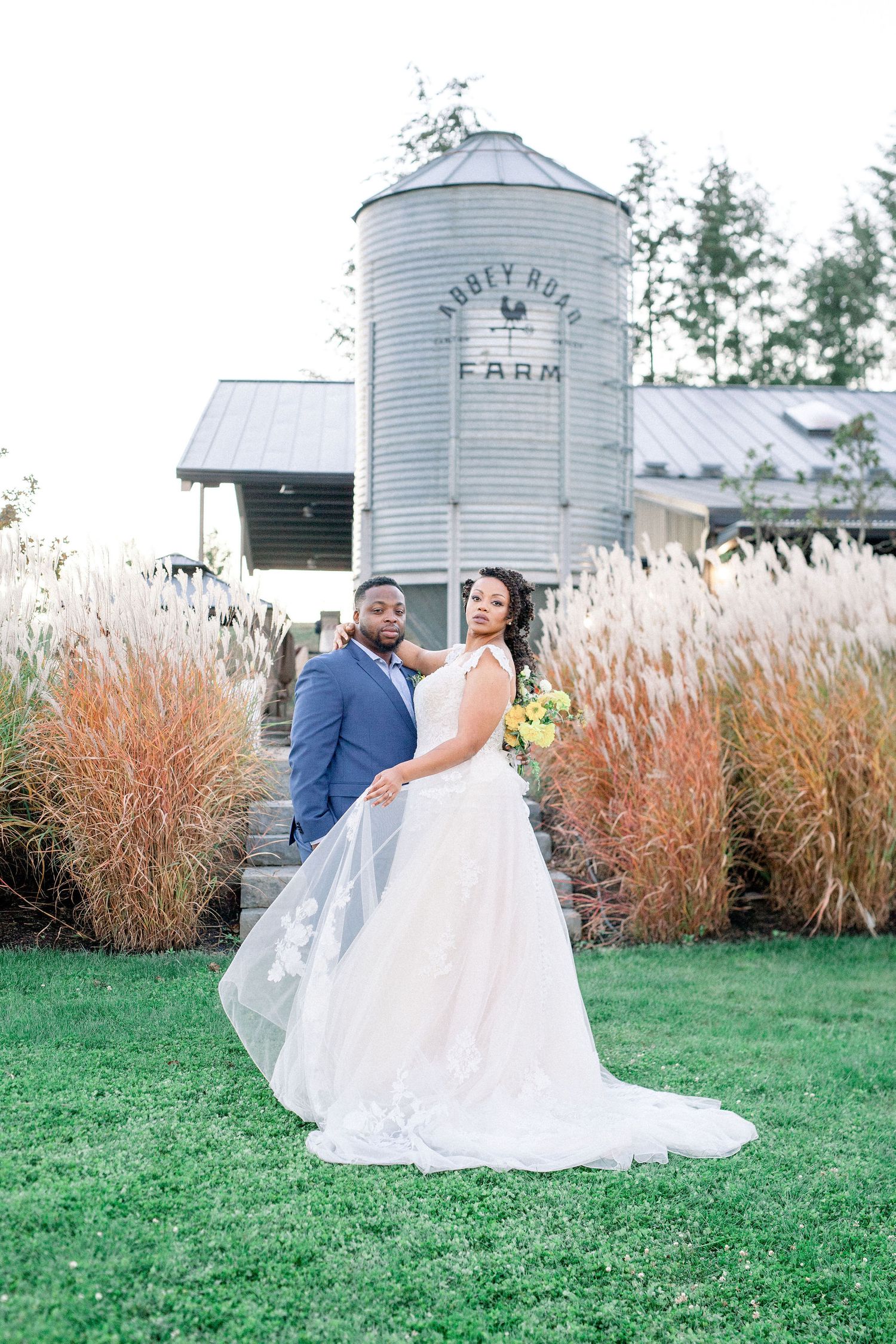 wedding, farm wedding, rustic, modern, couple