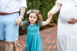 Glastonbury, CT maternity photo session with big sister