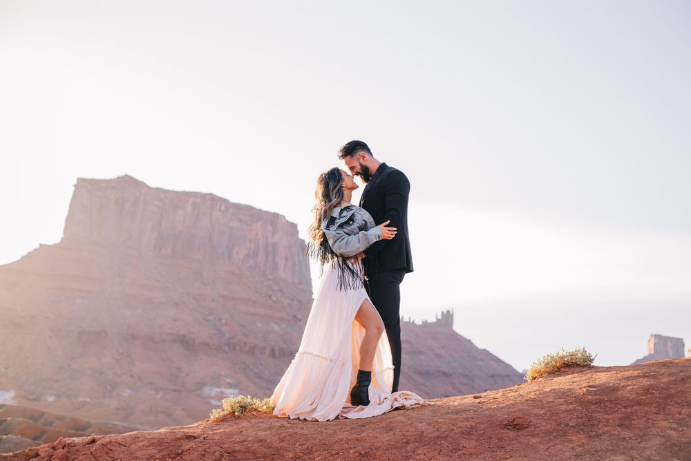 Paar-Shooting in toller Landschaft: Canyonlands National Park, USA