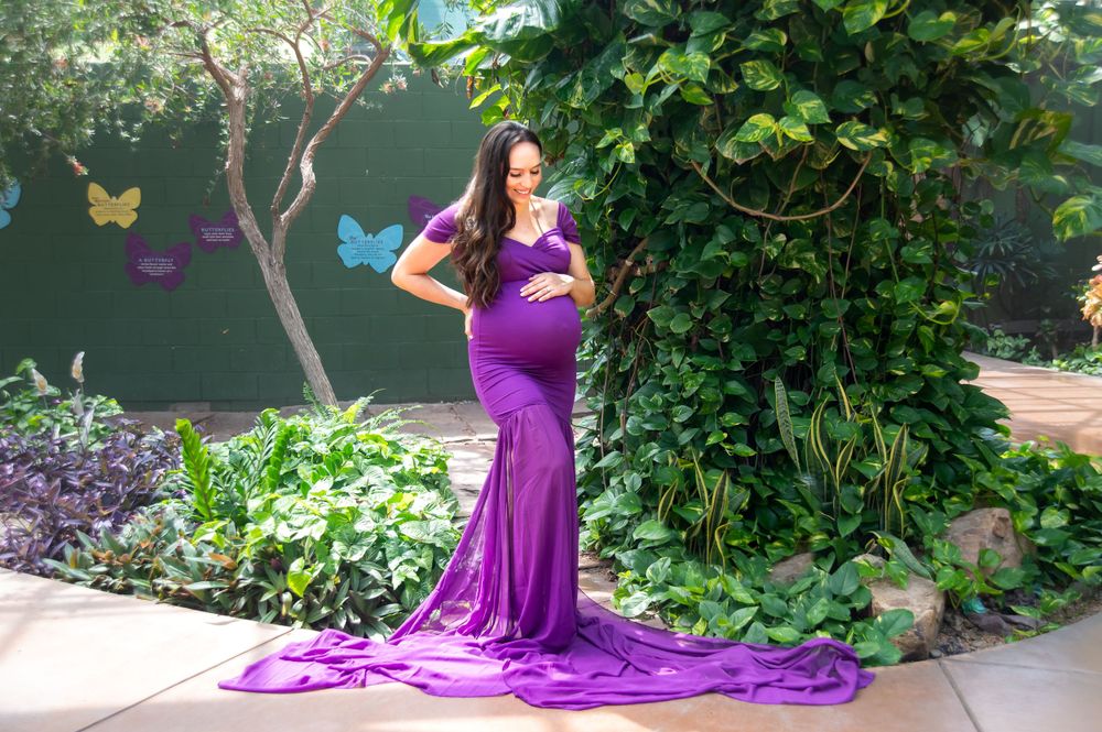 Maternity Pregnancy photos portraits at Butterfly Wonderland, Scottsdale, Arizona