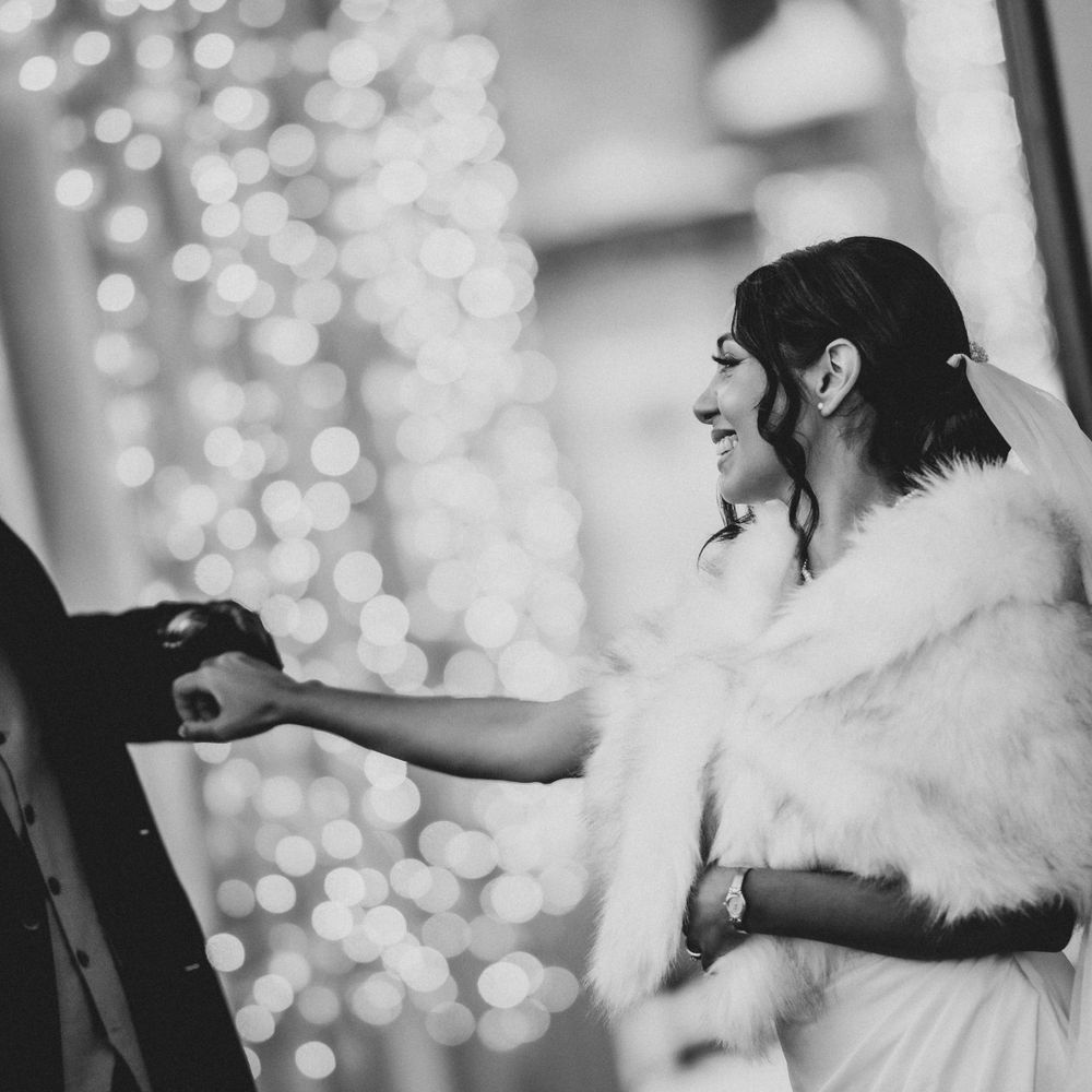 Photographe Canadien et Photographe de Montréal pris à l'hôtel Mount Stephens, dans un style cinématique intemporel et raffiné.
