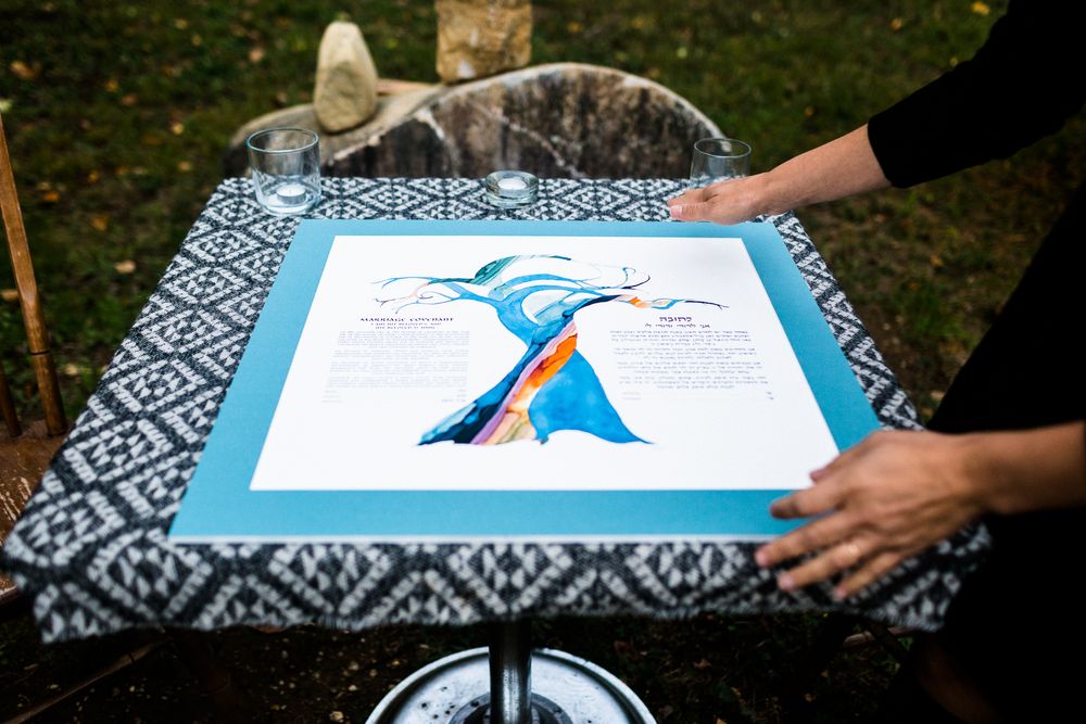 jewish wedding with ketubah signing