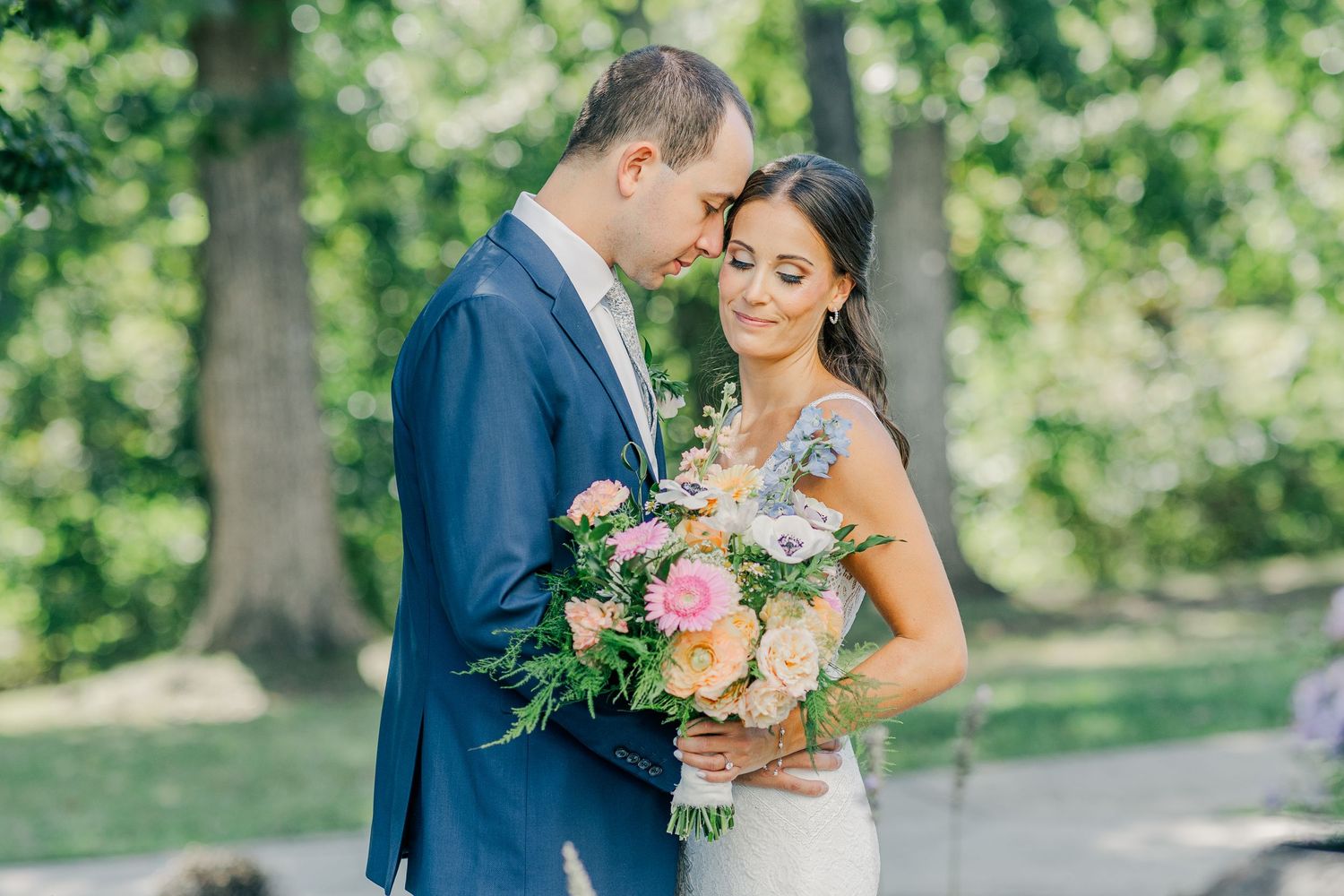RUST MANOR HOUSE LEESBURG VIRGINIA WEDDING PICTURES BRIDE GROOM