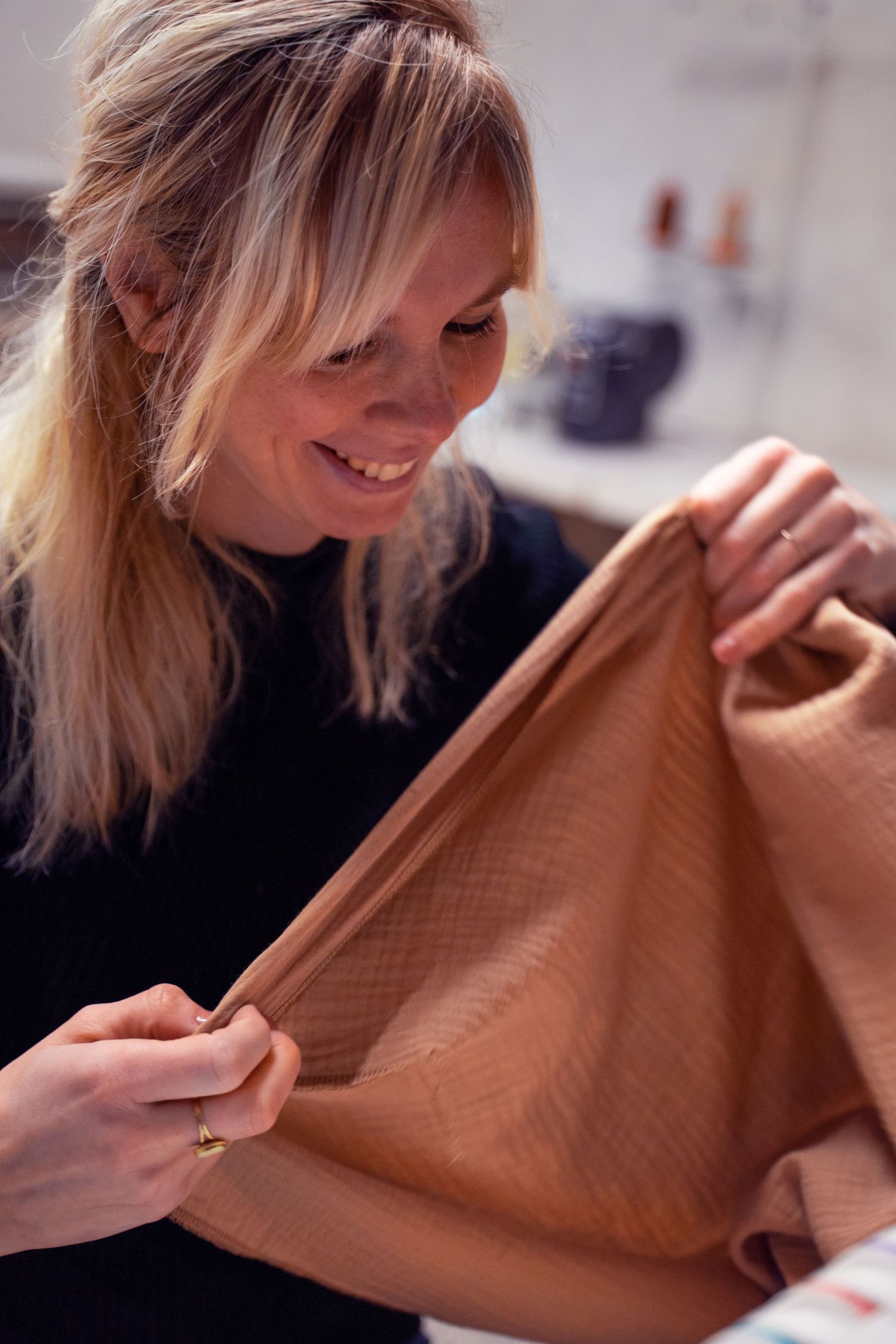 martine vonk leafste zwolle fotograaf handgemaakt, creatieve ondernemer, fotoshoot, stof, naai atelier, werkplaats