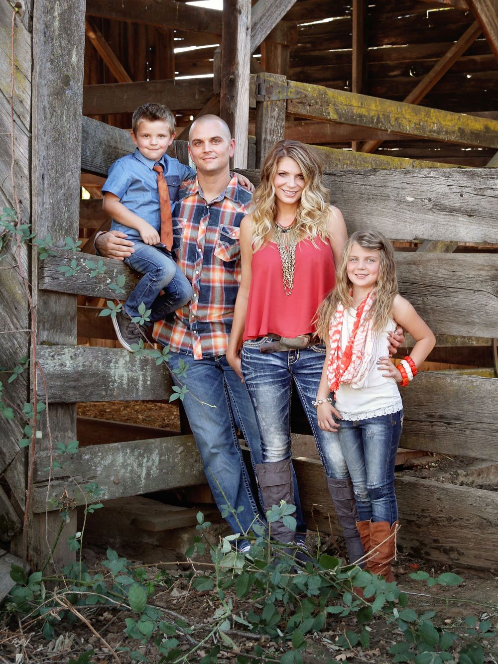 Family Photos Photography Portraits. Medford, Oregon. Ashland, Oregon. Rogue Valley, Oregon. Photographer.