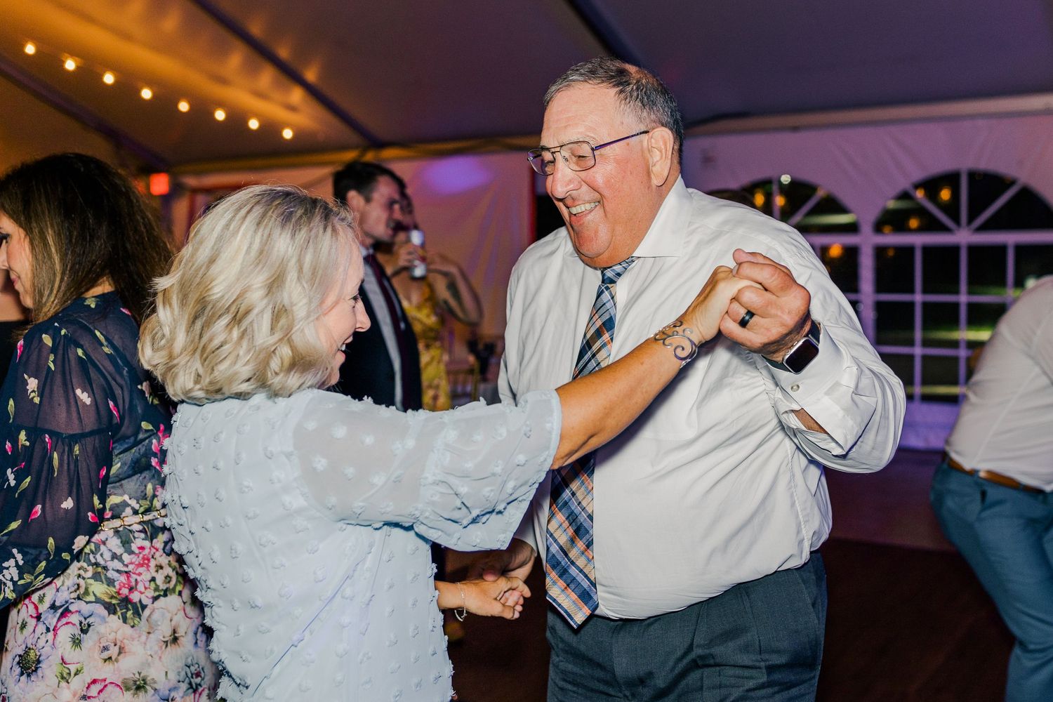 RUST MANOR HOUSE LEESBURG VIRGINIA WEDDING PICTURES RECEPTION
