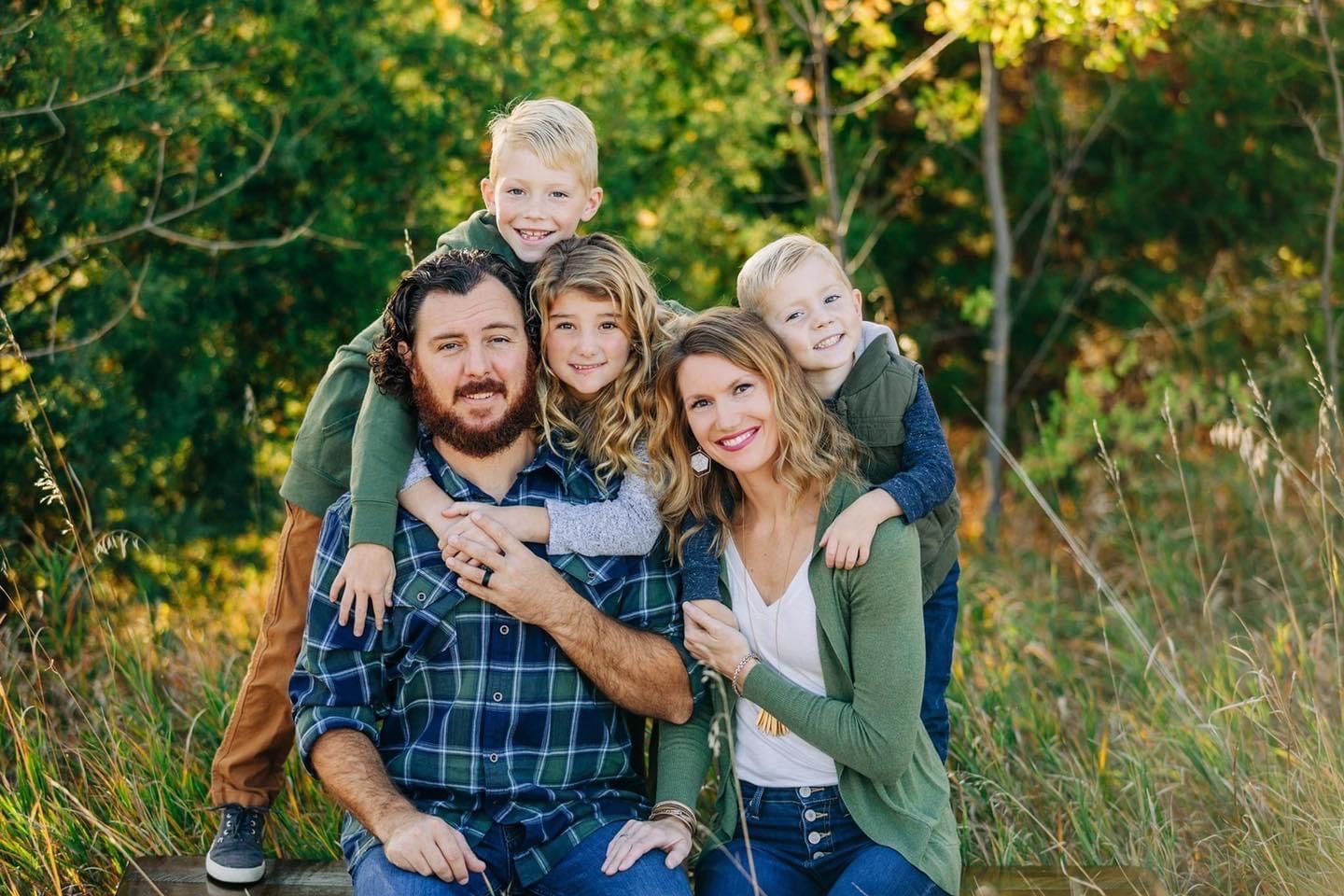 n2photography best family wedding photographers lawrence topeka kansas