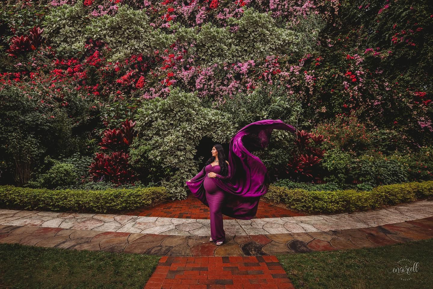 St Petersburg Maternity Photographer-Sunken Gardens Maternity Session
