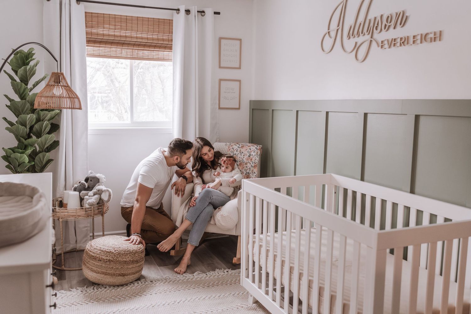 Lifestyle Newborn & Maternity Photographer in Kitchener Waterloo Moss