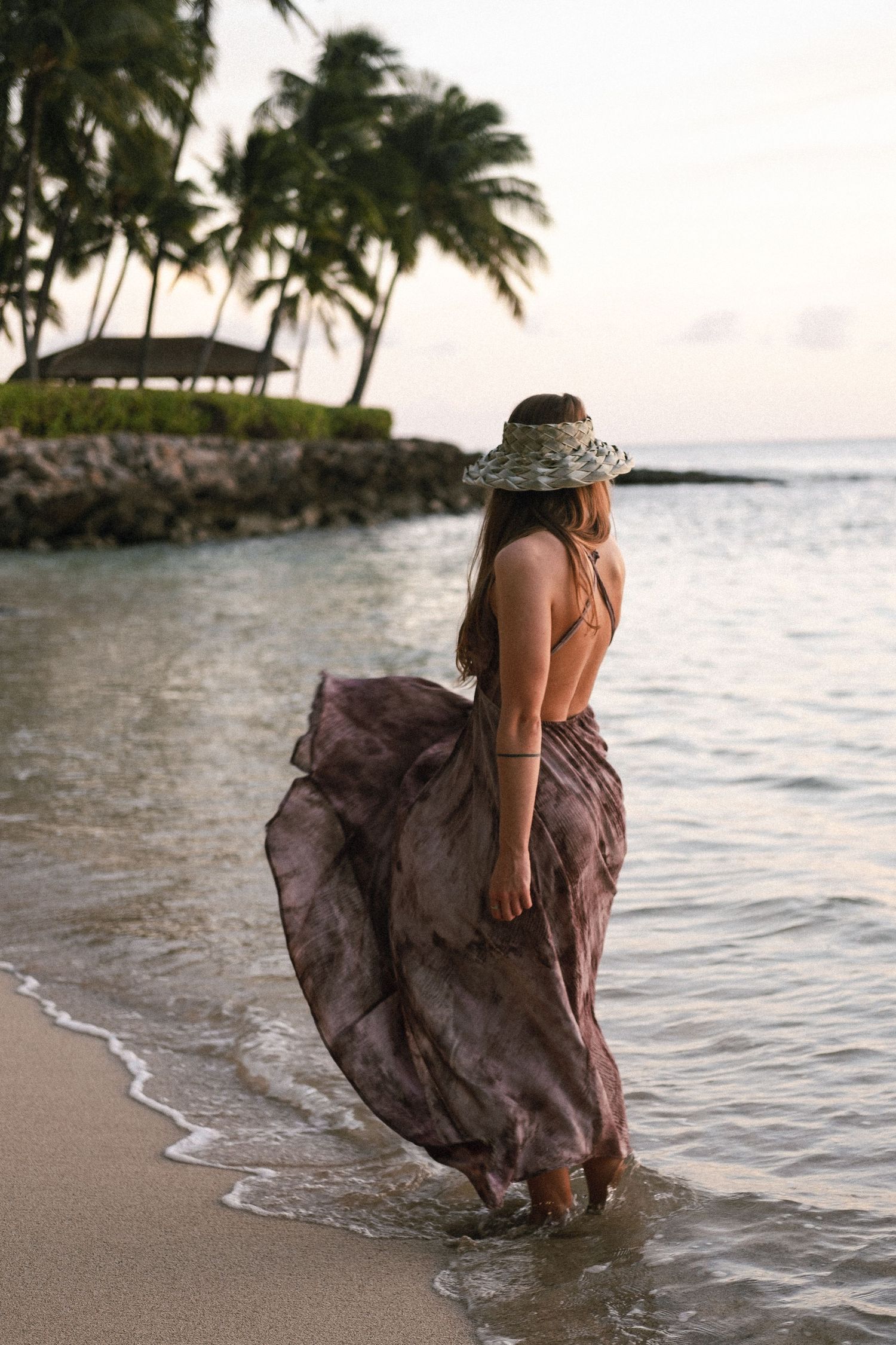 <img src="oahu_beach_photoshoot.jpg" alt="Sun, Sea, and Serenity: Elevate your story with a beach photoshoot in Oahu.">