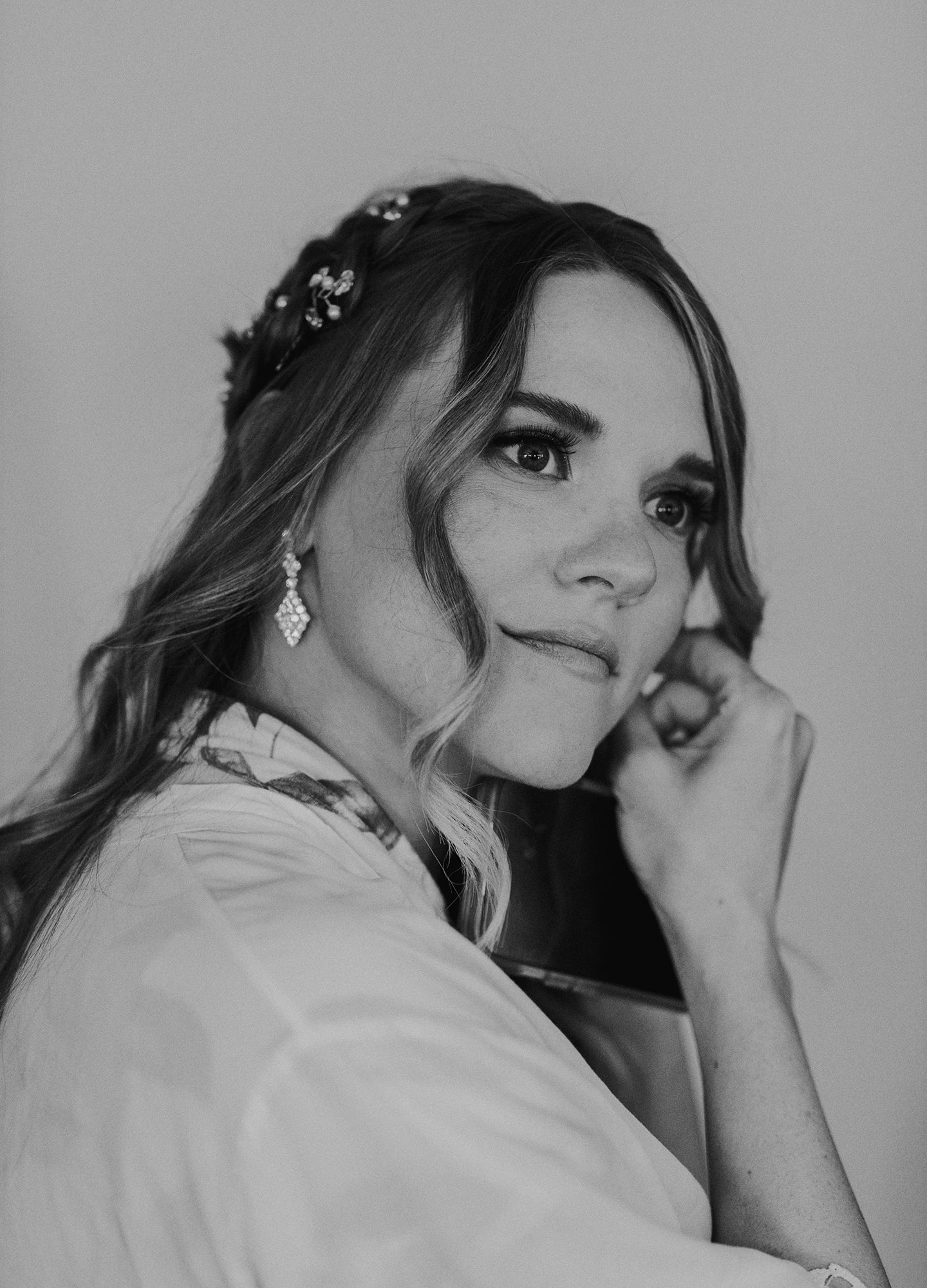 E Noelle Photography in-home wedding in Hidden Hills Los Angeles, bride candid getting ready