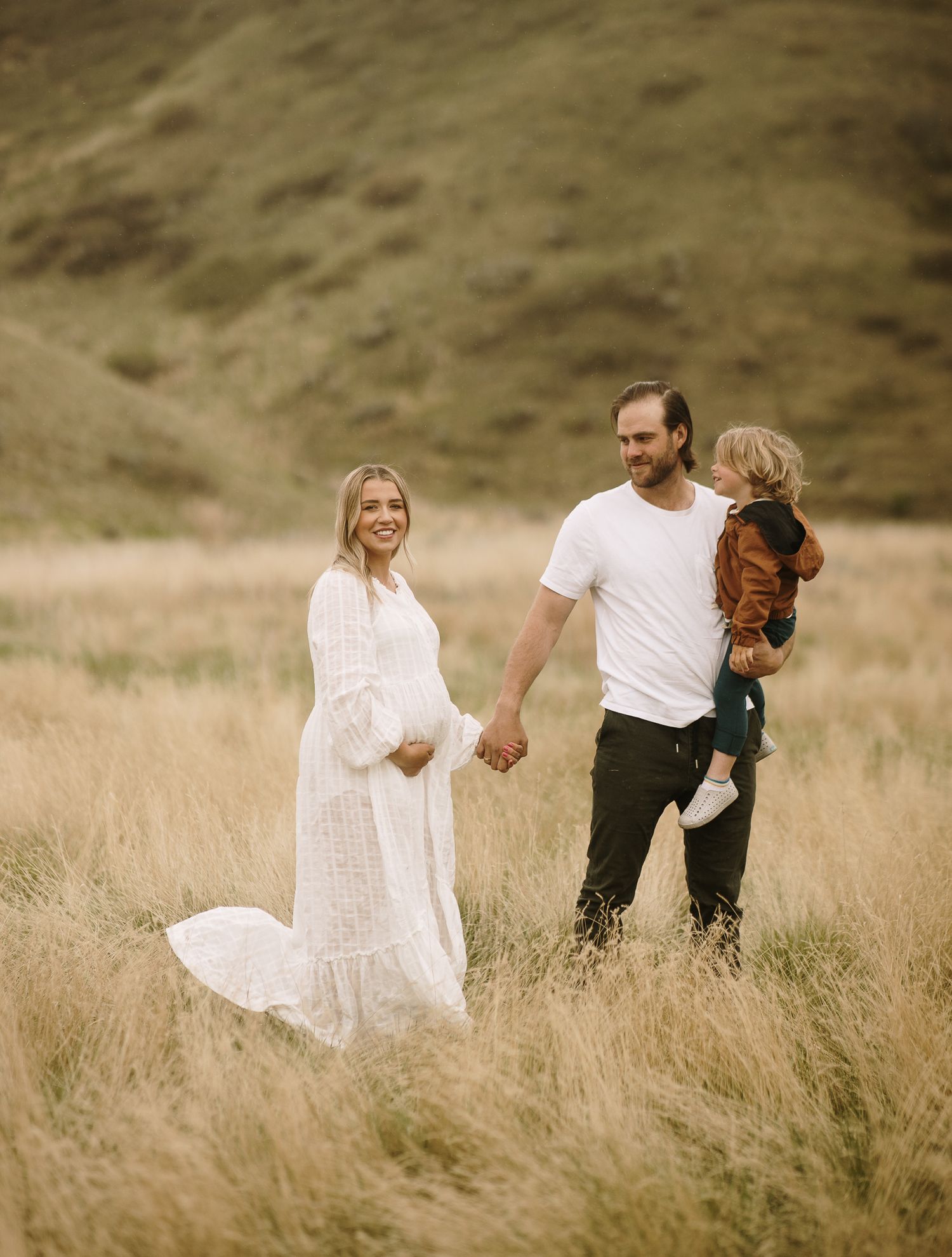 wedding photography lethbridge photograph alberta bride and groom getting ready sunset bridesmaid groomsmen Calgary southern Alberta taber