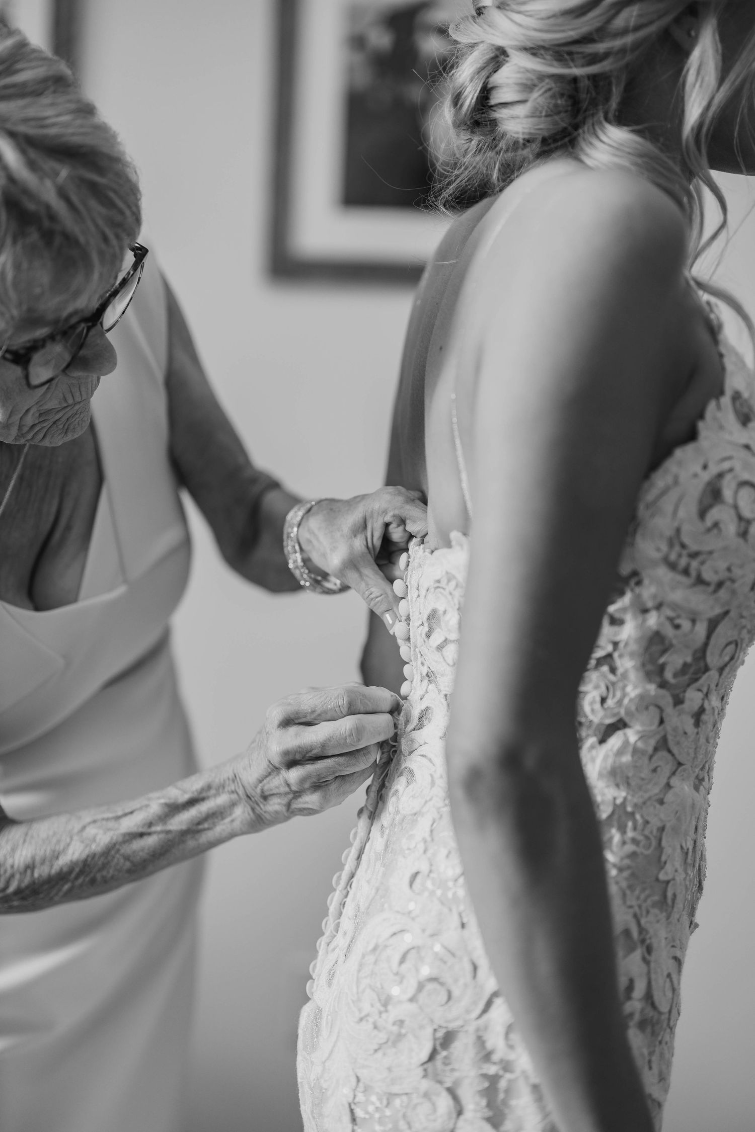 wedding photography lethbridge photograph alberta bride and groom getting ready sunset bridesmaid groomsmen Calgary southern Alberta taber