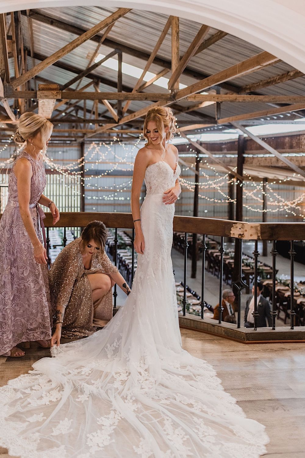 Rustic barn wedding in Myakka, Sarasota, Florida by Tampa and New England Wedding Photographer